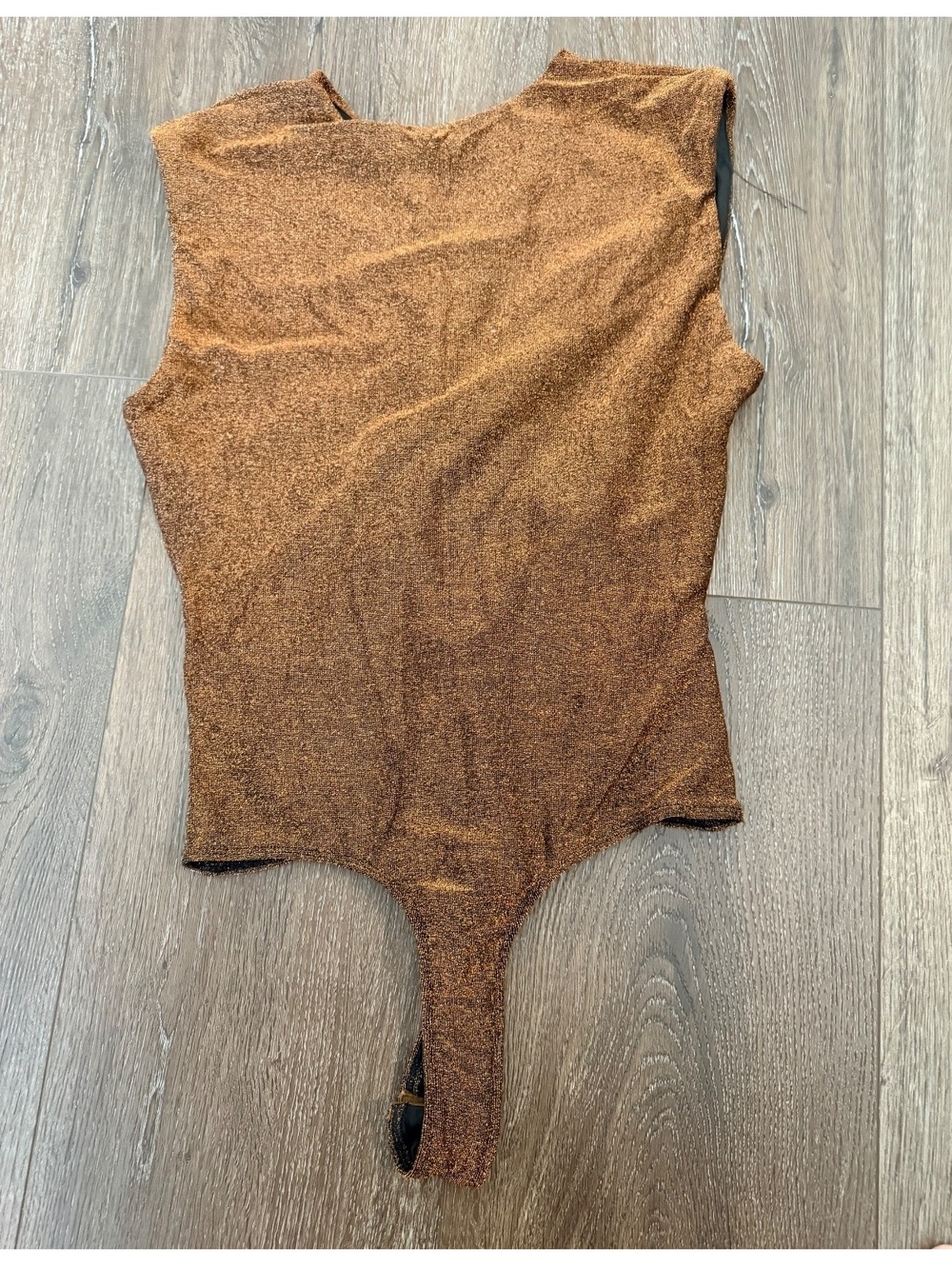 ASTR The Label Stella Metallic Copper Ruched V Neck Bodysuit Size L - Picture 4 of 8
